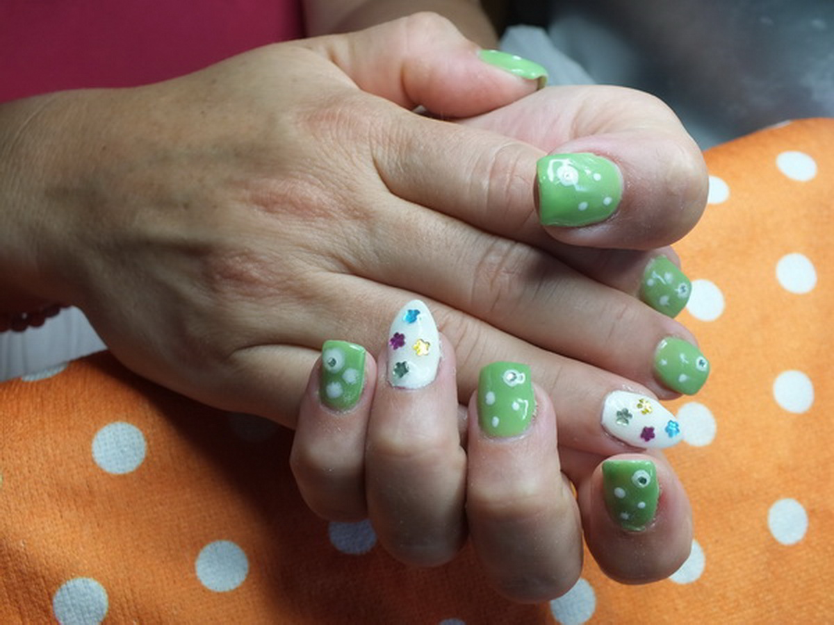 Zöld zselés köröm