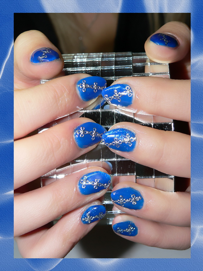 Kék zselés köröm