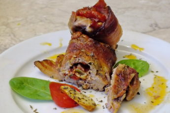 Baconba csavart, olaszos szűzérmék